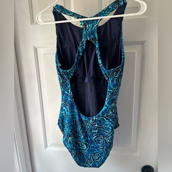 NWOT TYR Womens One Piece Swimsuit Medium Controlfit Chlorine Resistant UPF 50+ - Picture 4 of 6